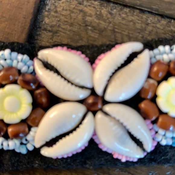 SHELL NECKLACE - Picture 4 of 7